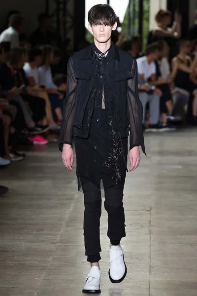 Look 27